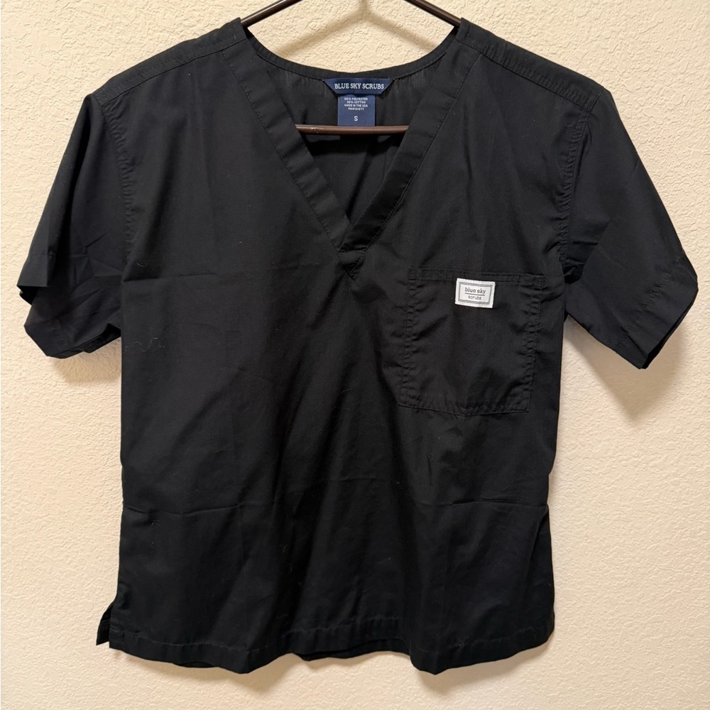 Blue Sky women’s V-Neck scrub Shirt - Black